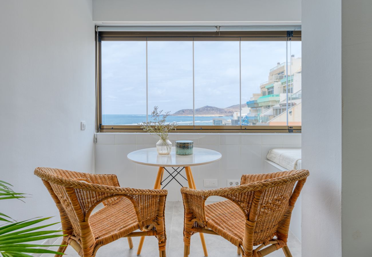 Apartment in Las Palmas de Gran Canaria - Stylish Sea View Accommodation Las Canteras