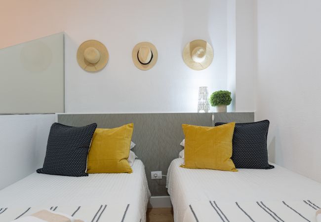 Apartment in Las Palmas de Gran Canaria - Beach Accommodation Las Canteras (2D) Eclipse Apartment in Las Palmas de Gran Canaria - Beach Accommodation Las Canteras (2D) Eclipse