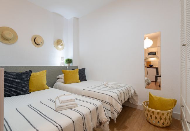 Apartment in Las Palmas de Gran Canaria - Beach Accommodation Las Canteras (2E) Eclipse