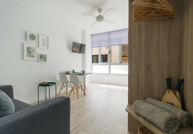 Apartment in Las Palmas de Gran Canaria - Beach Accommodation Las Canteras (1B) Apartment in Las Palmas de Gran Canaria - Beach Accommodation Las Canteras (1B)