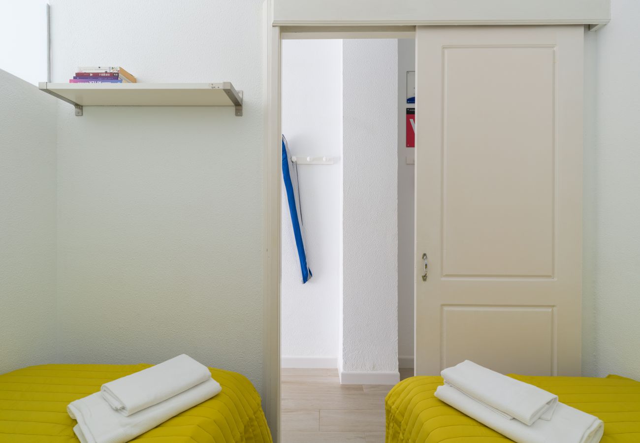 Apartment in Las Palmas de Gran Canaria - Beach Accommodation Las Canteras (1B) Apartment in Las Palmas de Gran Canaria - Beach Accommodation Las Canteras (1B)