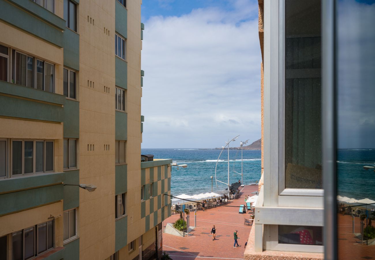 Apartment in Las Palmas de Gran Canaria - Beach Accommodation Las Canteras (1B) Apartment in Las Palmas de Gran Canaria - Beach Accommodation Las Canteras (1B)